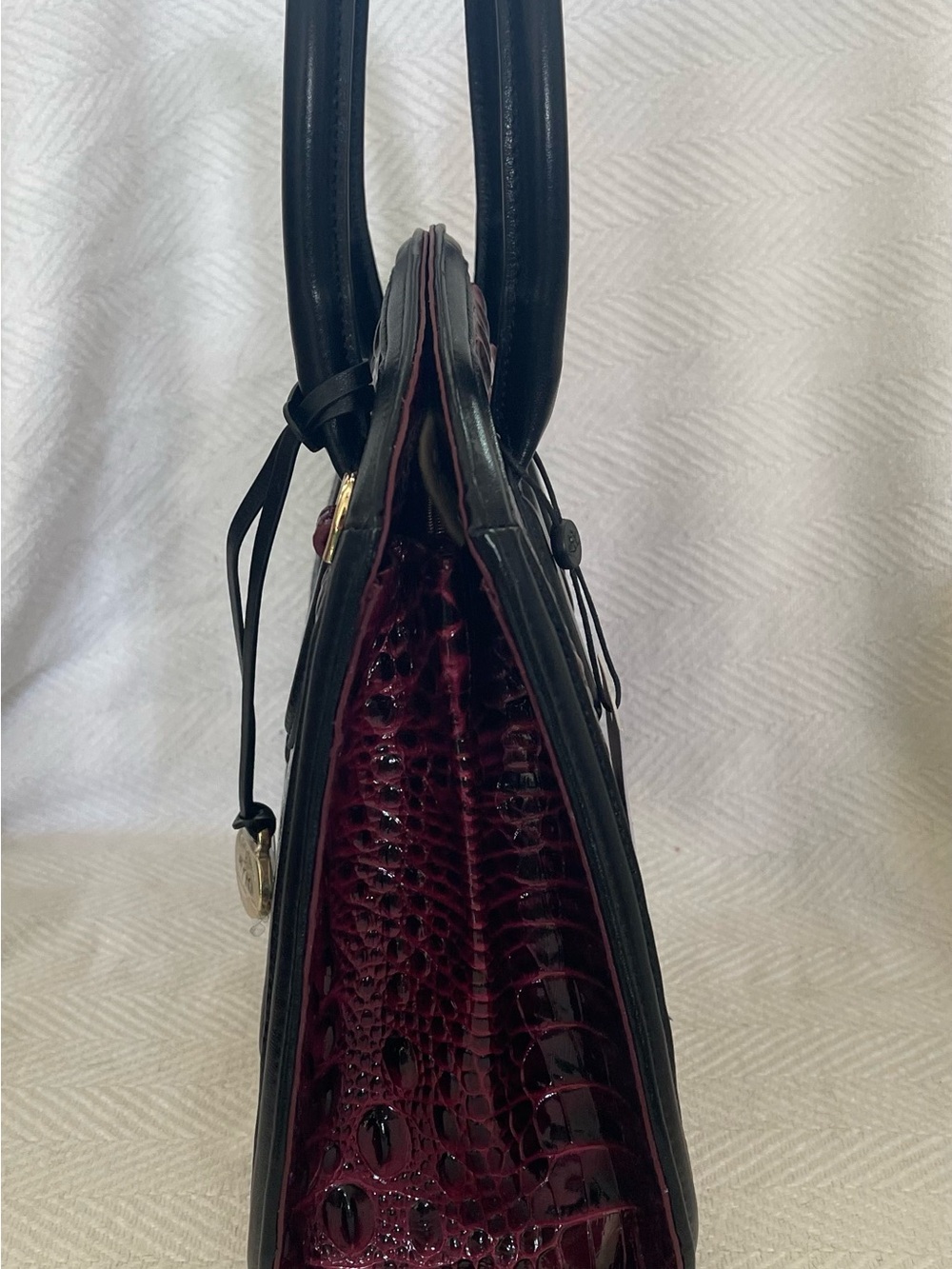 Brahmin Rosetta Cherry Towers Lacquer, NWT, crossbody strap included - Picture 4 of 6